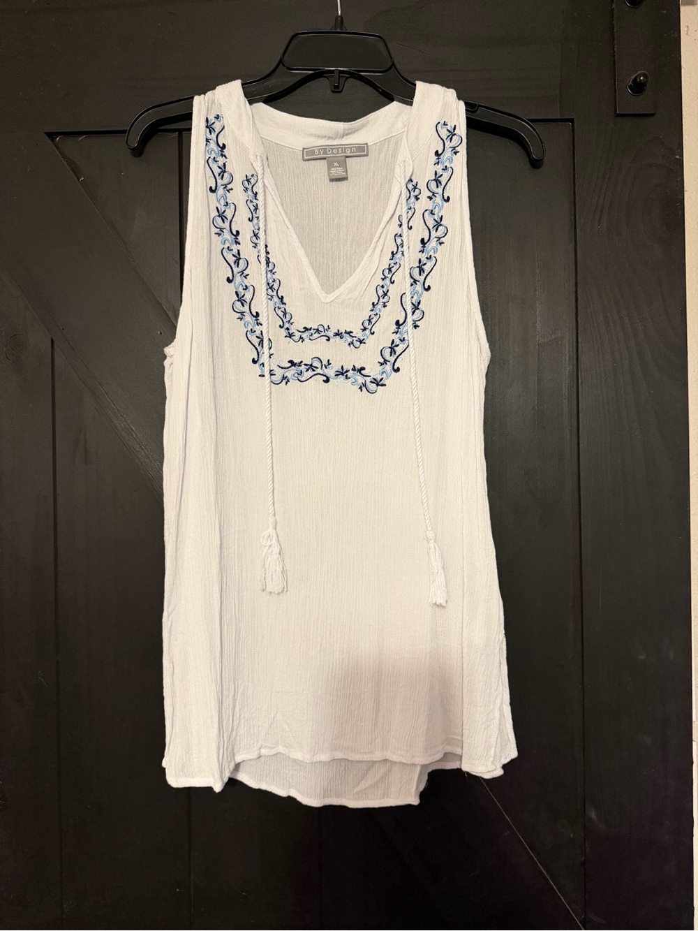 White Sleeveless V-Neck Embroidered Tassel Top